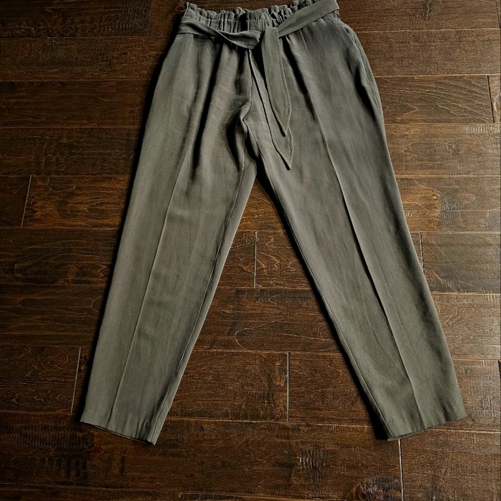 BCBG Generation Women's Pleated Pants sz medium